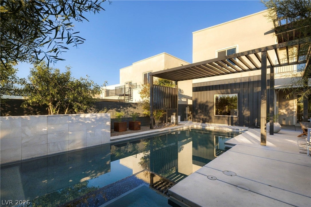 735 Glowing Horizon Street