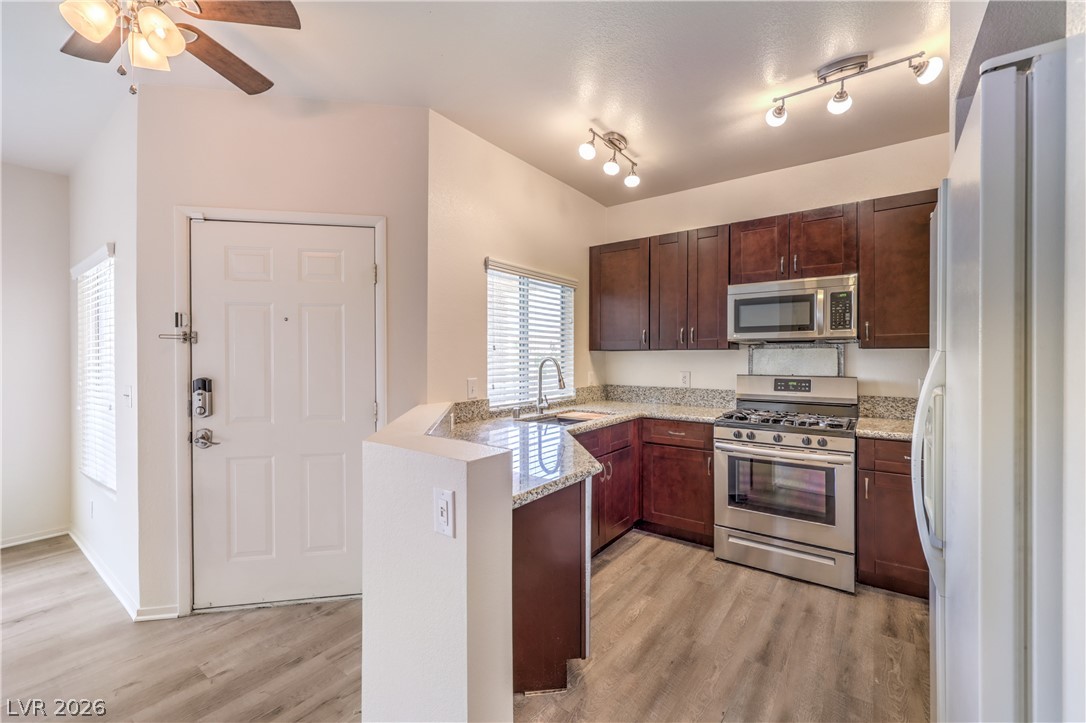 251 S Green Valley Parkway 1421