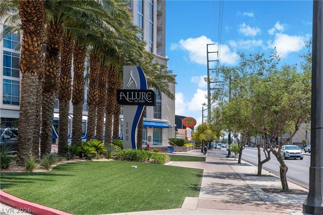 200 W Sahara Avenue 2506