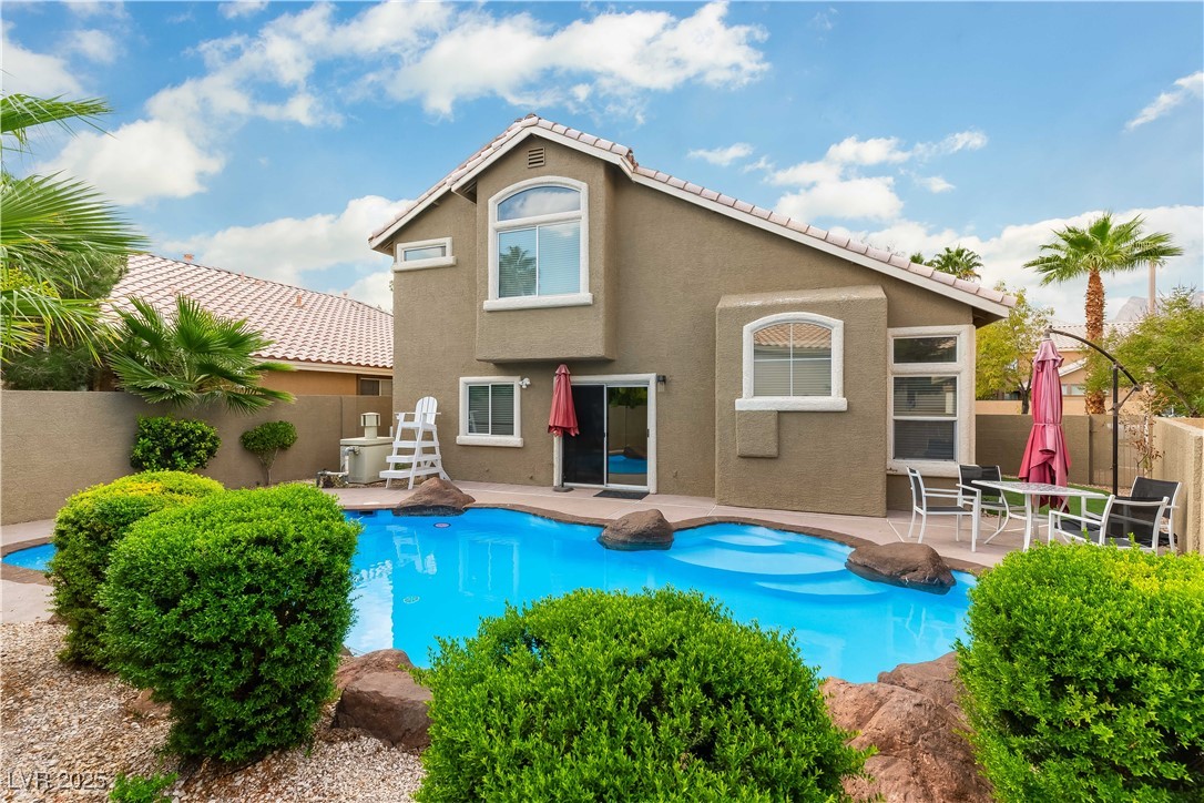 1628 Scenic Peak Street