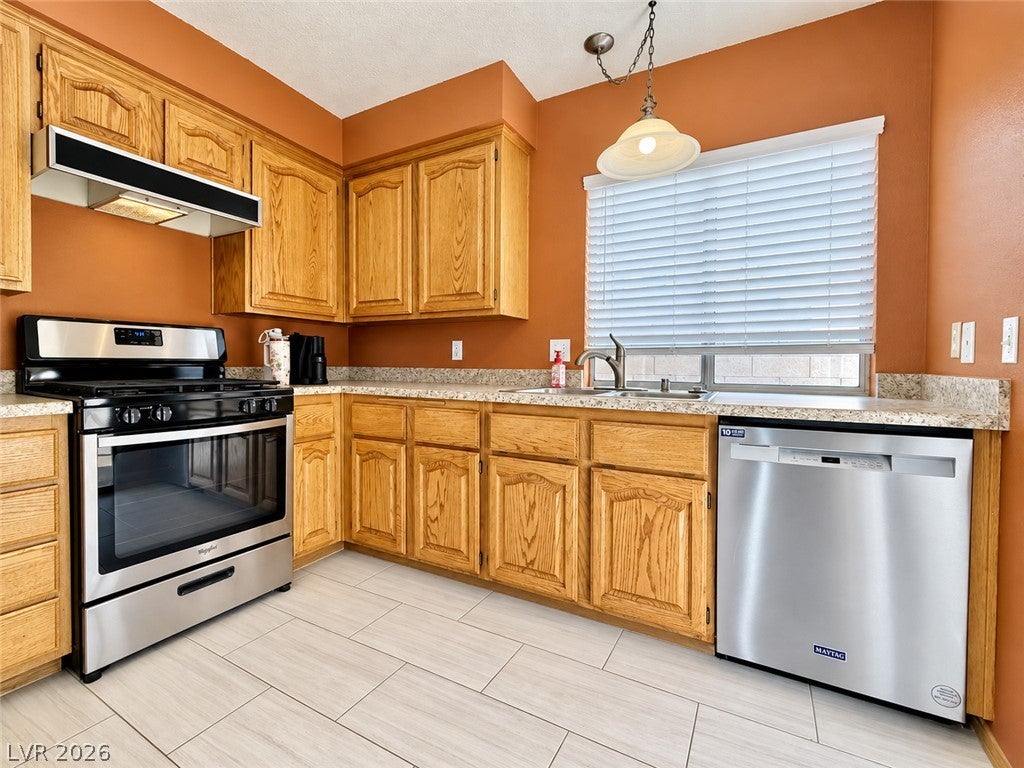 325 W Chesapeake Way
