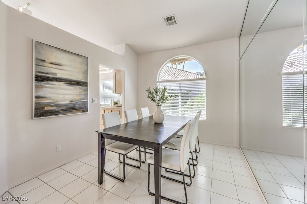 2128 Eaglepath Circle, Henderson, Nevada image 9