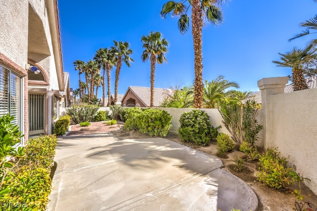 2128 Eaglepath Circle, Henderson, Nevada image 32