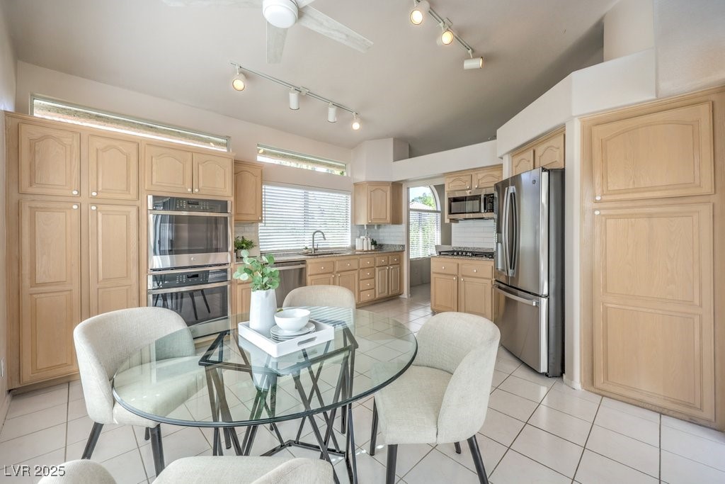 2128 Eaglepath Circle, Henderson, Nevada image 16