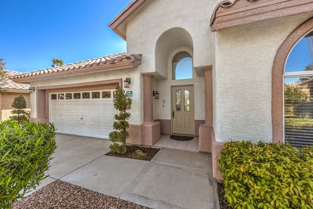 2128 Eaglepath Circle, Henderson, Nevada image 4