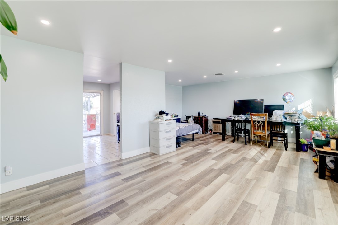 Las Vegas, Nevada 89107, United States, 3 Bedrooms Bedrooms, ,2 BathroomsBathrooms,Residential,Active,35313