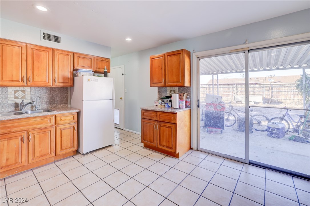 Las Vegas, Nevada 89107, United States, 3 Bedrooms Bedrooms, ,2 BathroomsBathrooms,Residential,Active,35313