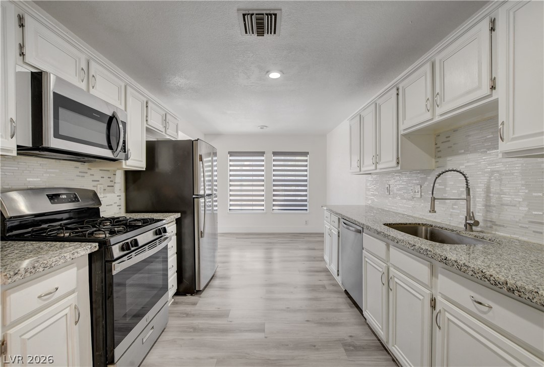 4049 Chalfont Court