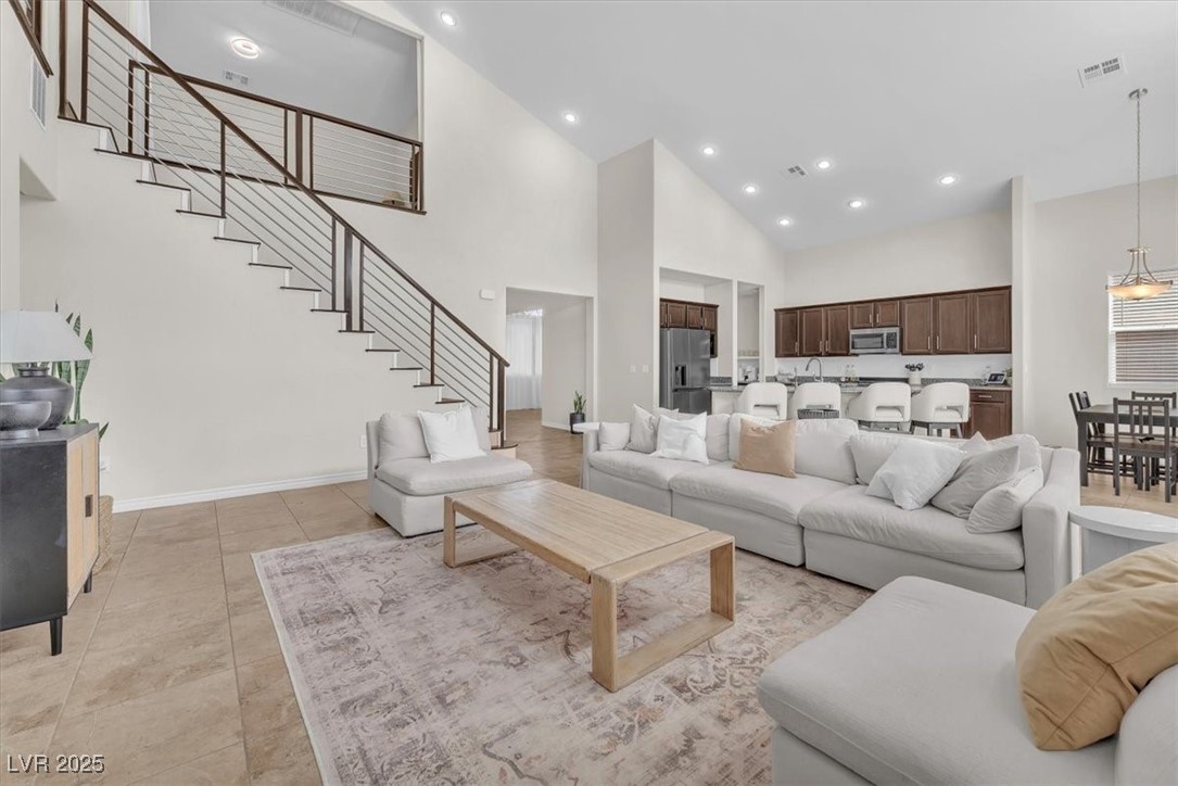 7113 Bluebird Wing Street