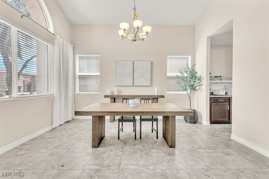 7113 Bluebird Wing Street