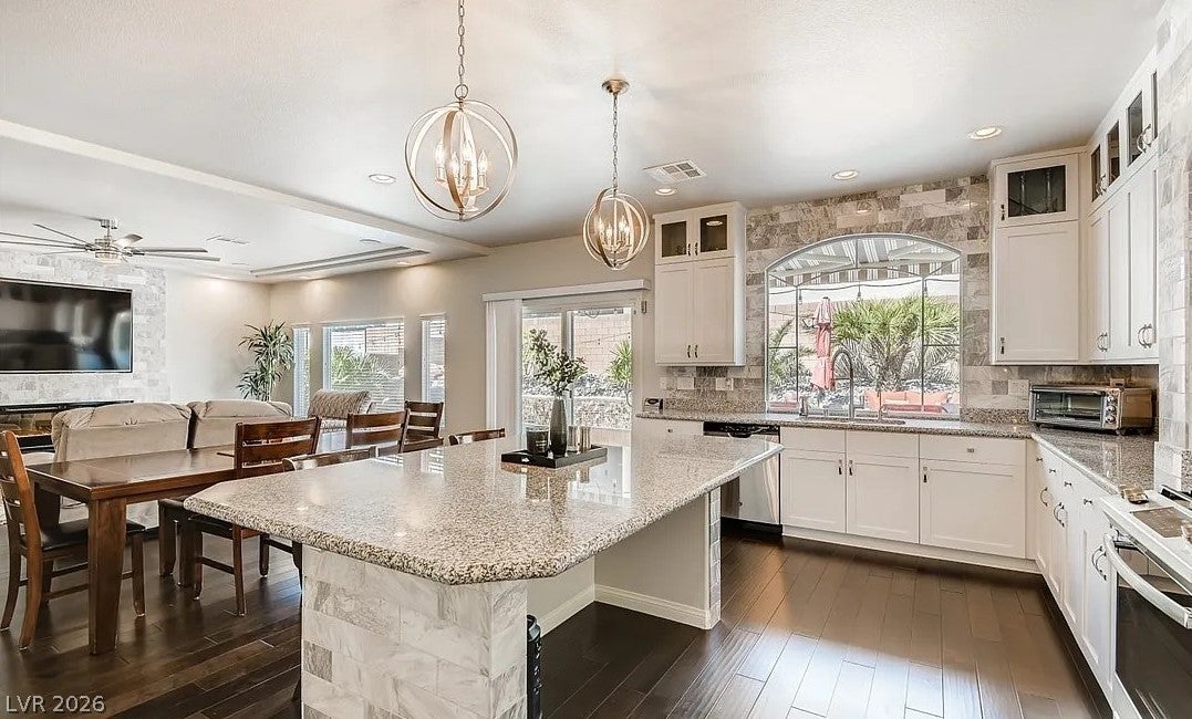 9877 Parador Cellars Court
