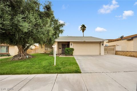 Photo of 7057 Clearwater Avenue, Las Vegas, NV 89147 (MLS # 2755538)