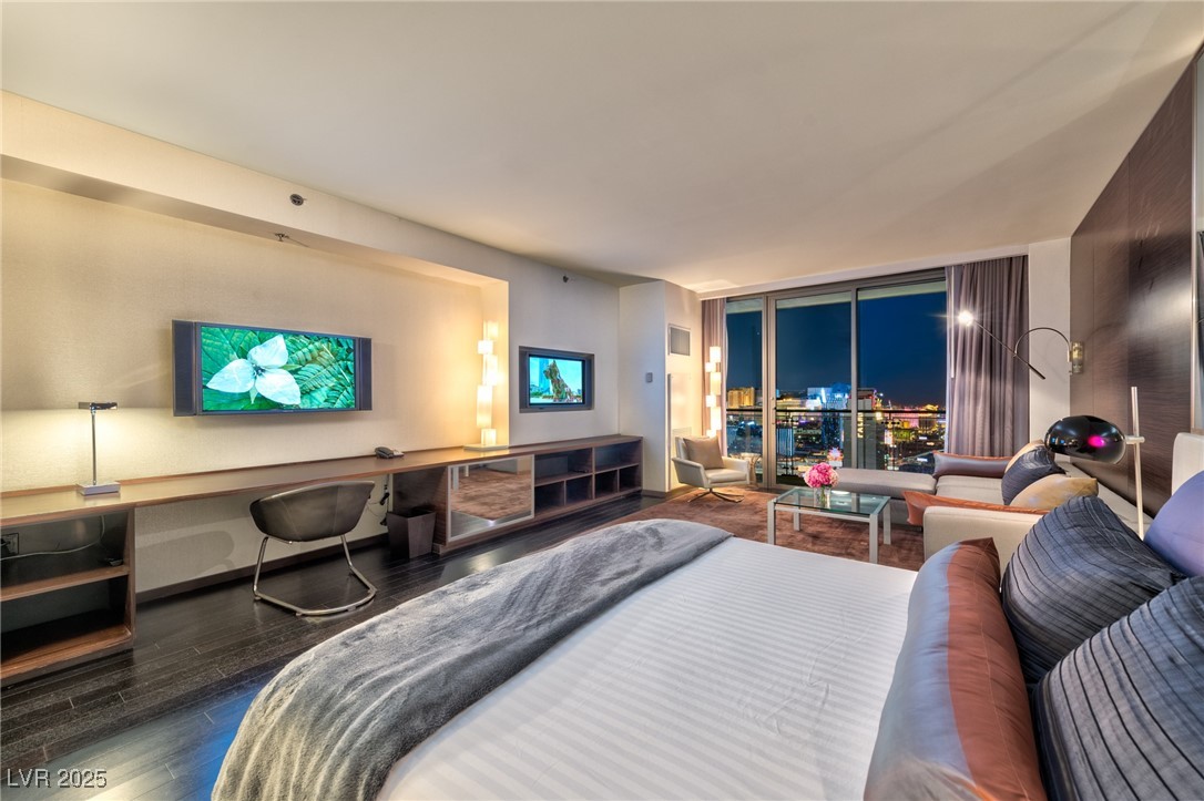 4381 W Flamingo Road 3904