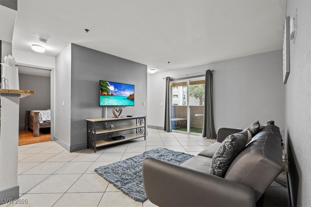 4200 S Valley View Boulevard 1007