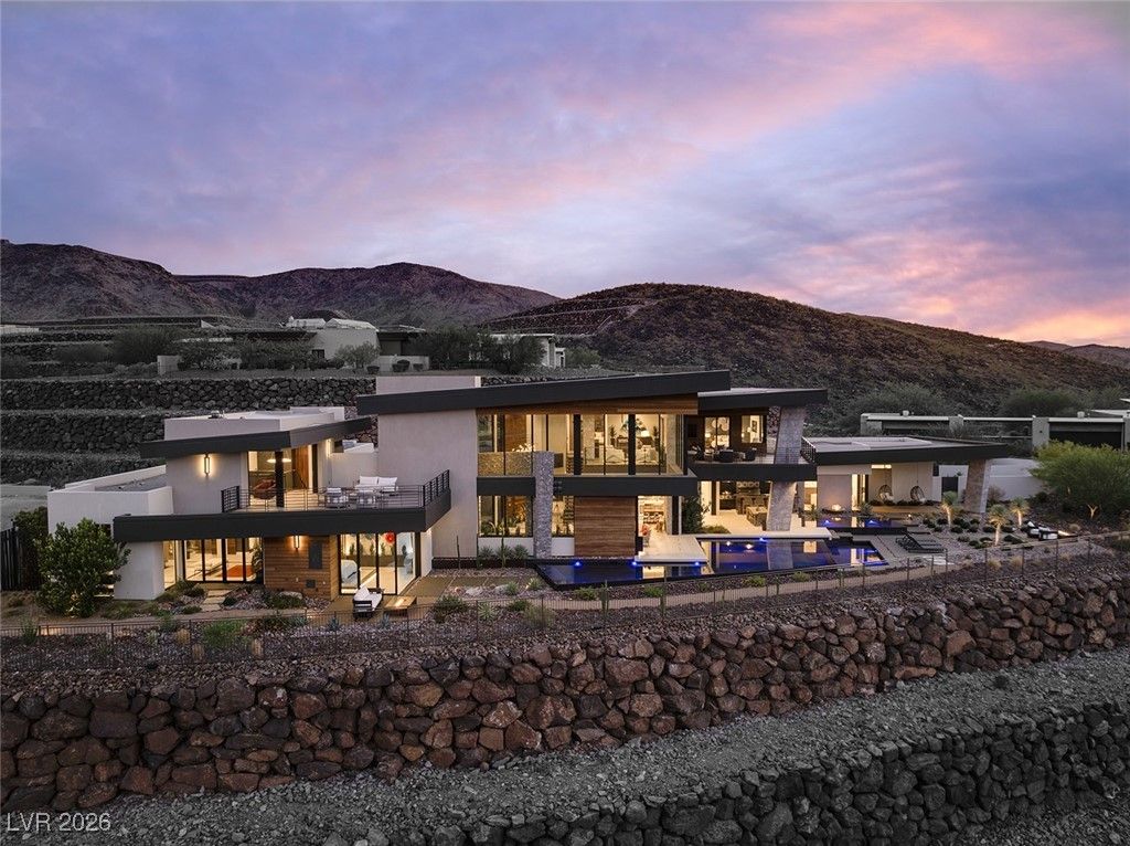 Photo of 6 Vista Crescent Court, Henderson, NV 89012 (MLS # 2752951)