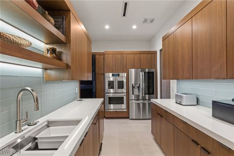 Tiny photo for 6 Vista Crescent Court, Henderson, NV 89012 (MLS # 2752951)