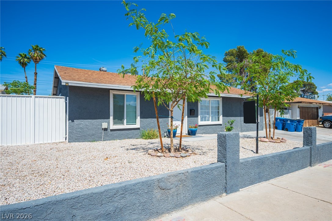 2925 Demetrius Avenue