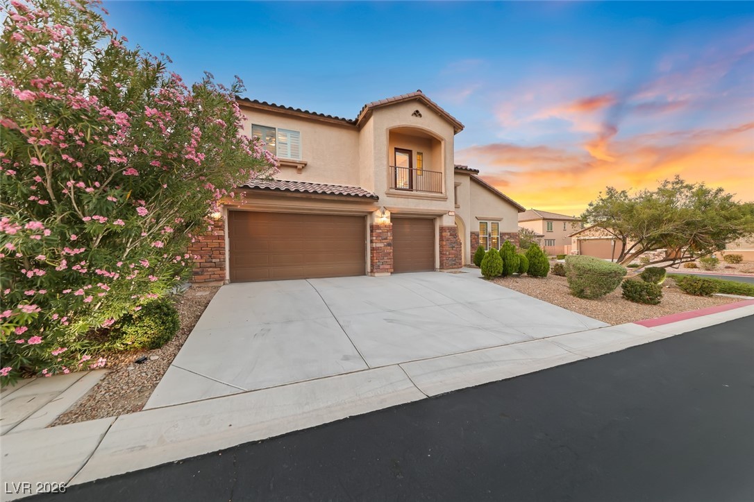 7148 White Bloom Avenue