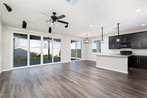 10064 Silver Comet Court Las Vegas NV 89178