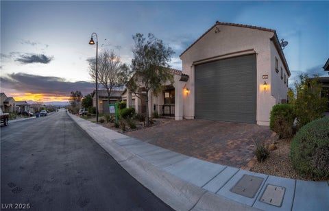 Homes For Sale - 512 Heritage Bridge Avenue<br/> Clark County, Henderson, NV 89011