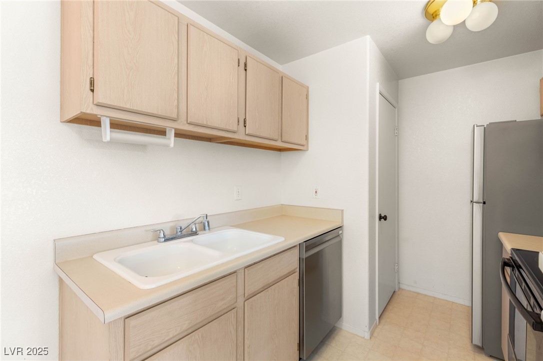 Las Vegas, Nevada 89118, United States, 1 Bedroom Bedrooms, ,1 BathroomBathrooms,Residential,Active,245226