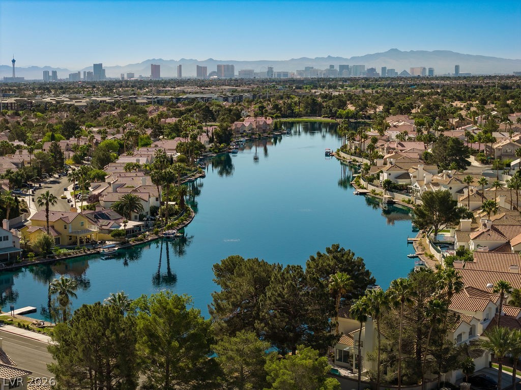 8008 Villa Finestra Drive