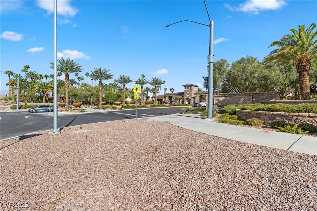 Henderson, Nevada 89011, United States, 3 Bedrooms Bedrooms, ,3 BathroomsBathrooms,Residential,Active,215117