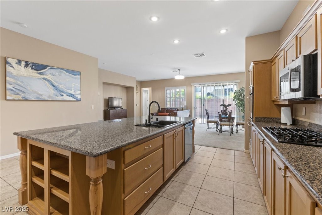 Henderson, Nevada 89011, United States, 3 Bedrooms Bedrooms, ,3 BathroomsBathrooms,Residential,Active,215117