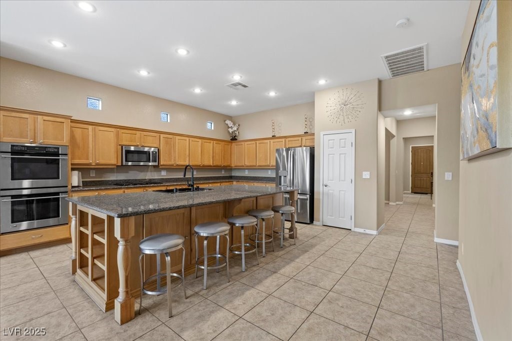 Henderson, Nevada 89011, United States, 3 Bedrooms Bedrooms, ,3 BathroomsBathrooms,Residential,Active,215117