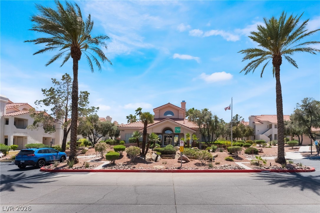 7820 Ravenhollow Lane