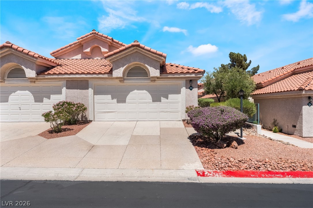 7820 Ravenhollow Lane