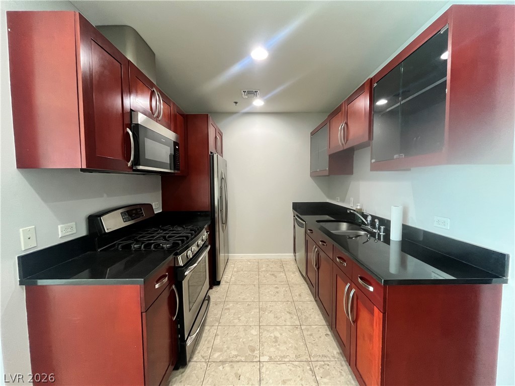 4575 DEAN MARTIN Drive 1402