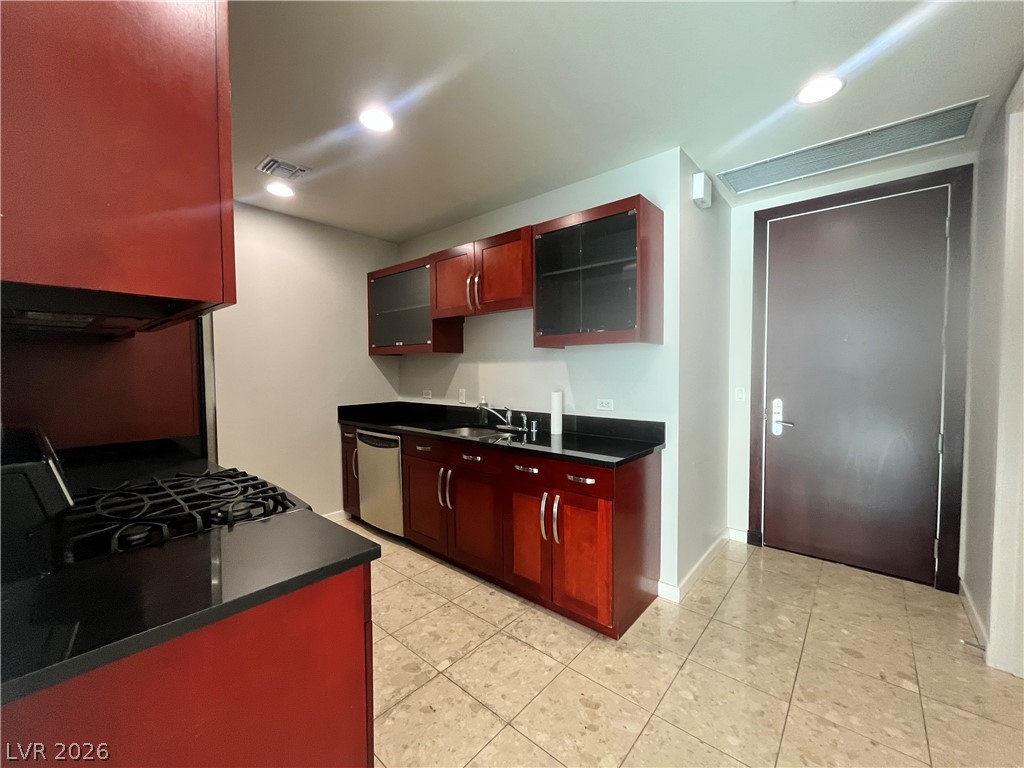 4575 DEAN MARTIN Drive 1402