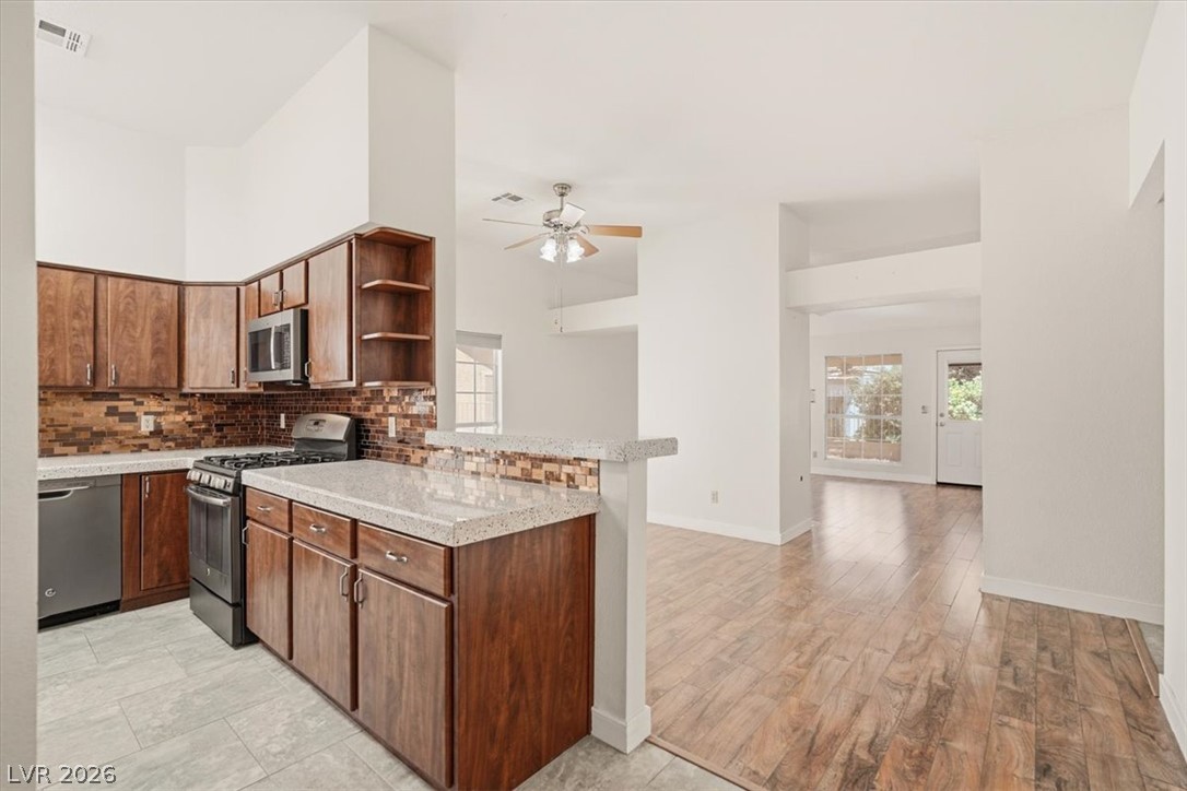 5537 Port Barrington Way