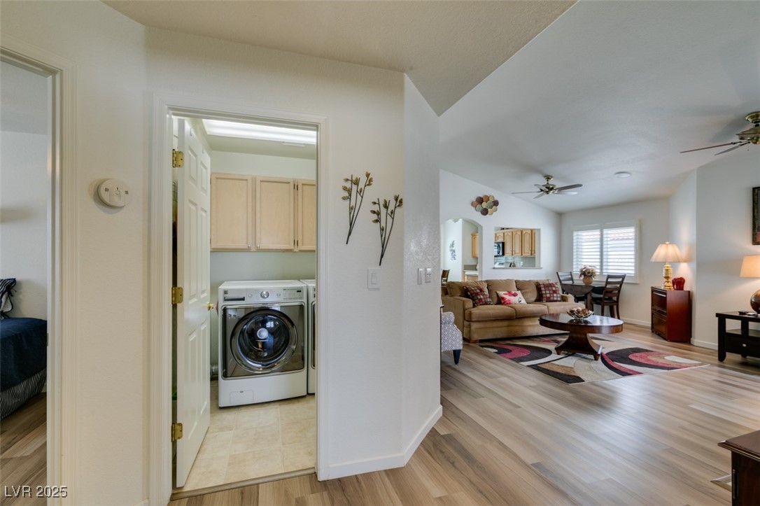 Henderson, Nevada 89074, United States, 3 Bedrooms Bedrooms, ,2 BathroomsBathrooms,Residential,Pending,140300