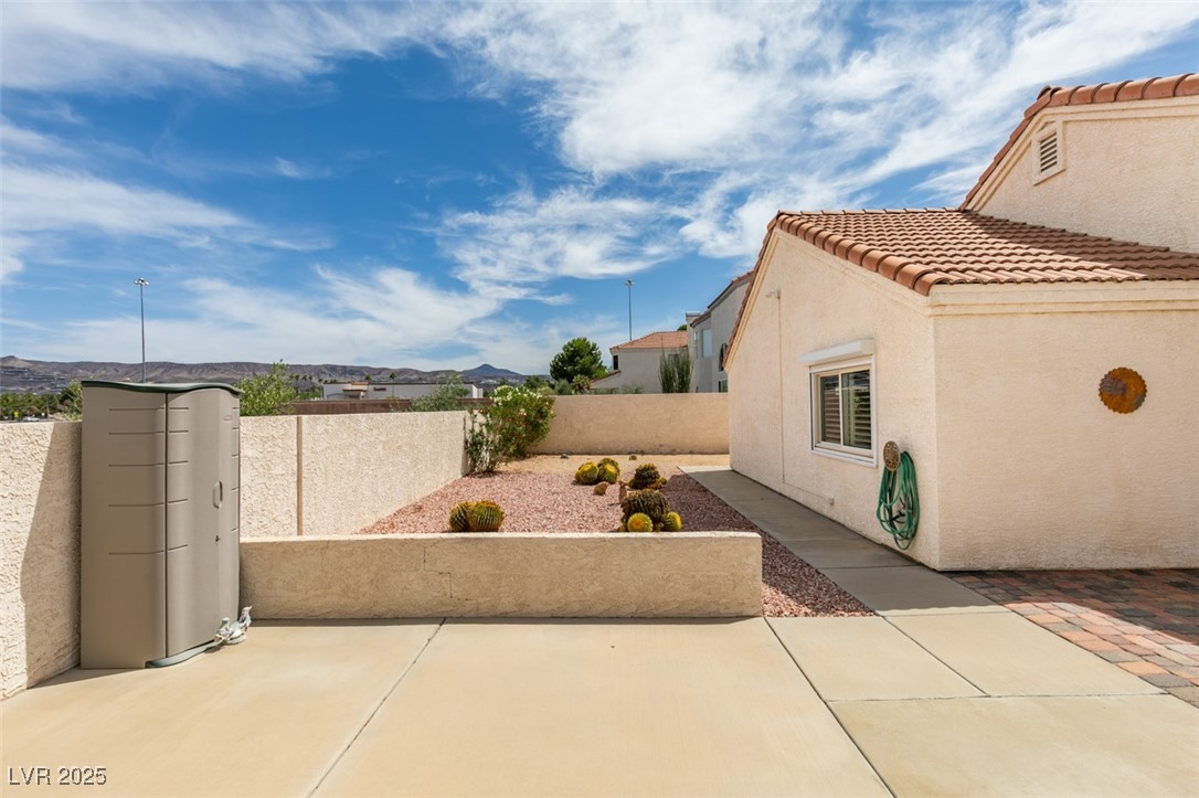 Henderson, Nevada 89074, United States, 3 Bedrooms Bedrooms, ,2 BathroomsBathrooms,Residential,Pending,140300