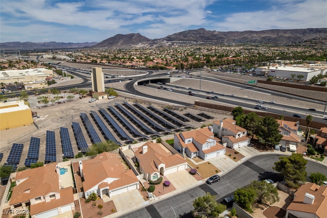 Henderson, Nevada 89074, United States, 3 Bedrooms Bedrooms, ,2 BathroomsBathrooms,Residential,Pending,140300