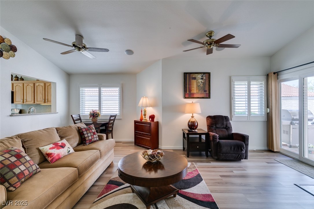 Henderson, Nevada 89074, United States, 3 Bedrooms Bedrooms, ,2 BathroomsBathrooms,Residential,Pending,140300