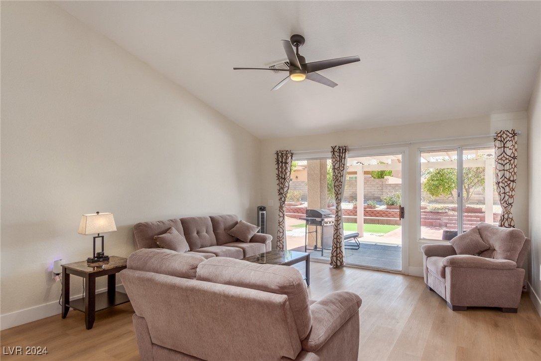 8705 Villa Ridge Drive, Las Vegas, Nevada image 7