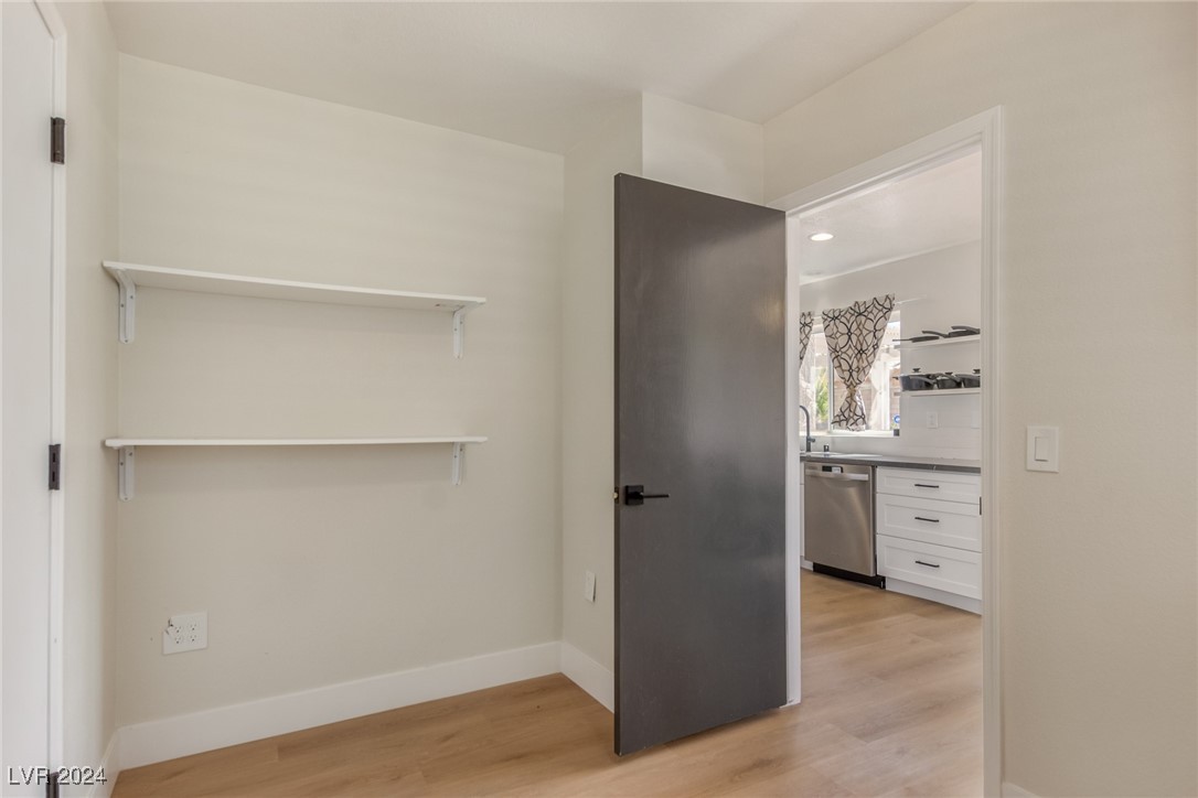 8705 Villa Ridge Drive, Las Vegas, Nevada image 31