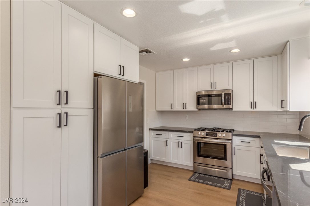 8705 Villa Ridge Drive, Las Vegas, Nevada image 15