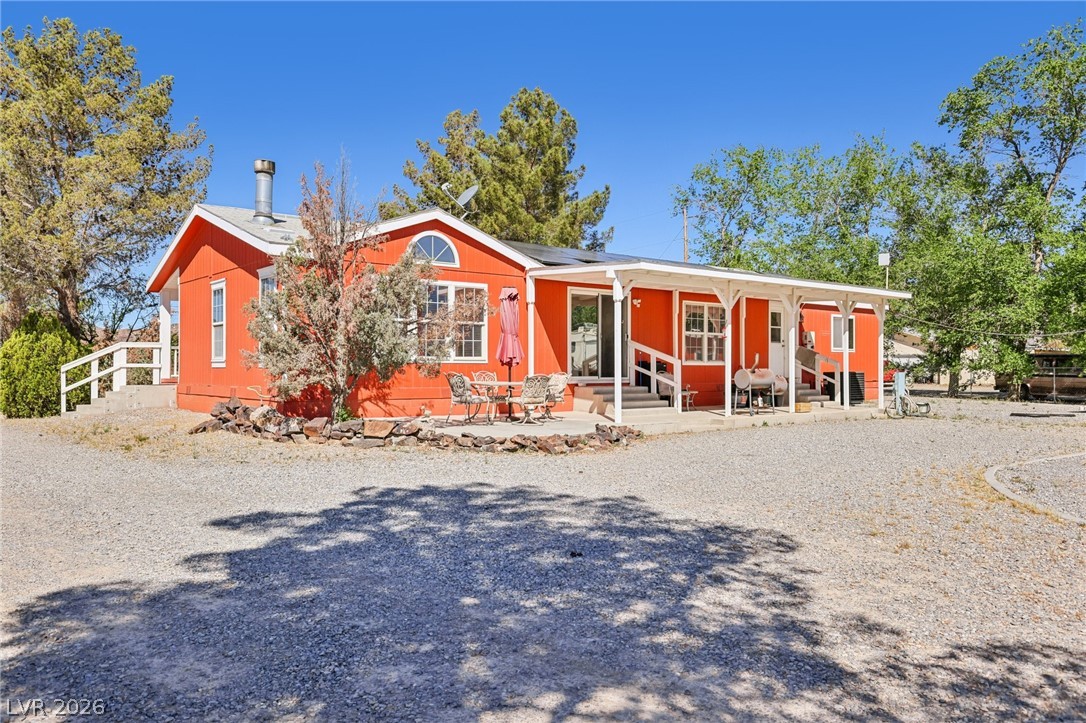 4261 N Leslie Street