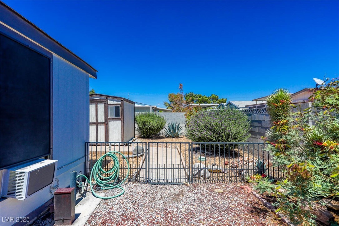 5572 Tres Piedras Road, Las Vegas, Nevada image 5