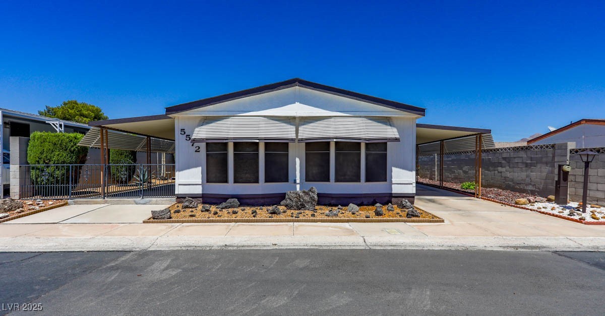 5572 Tres Piedras Road, Las Vegas, Nevada image 1