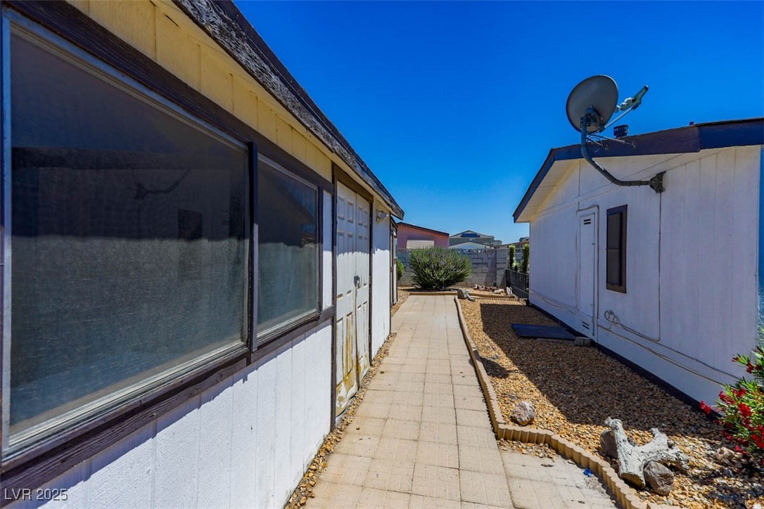 5572 Tres Piedras Road, Las Vegas, Nevada image 8