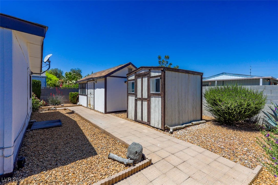 5572 Tres Piedras Road, Las Vegas, Nevada image 6