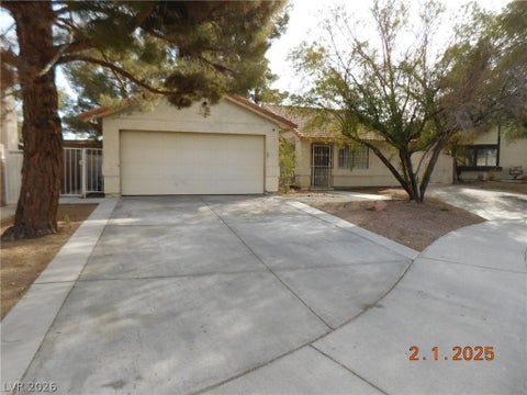 Homes For Sale - 384 Norlina Court<br/> Henderson, NV 89014