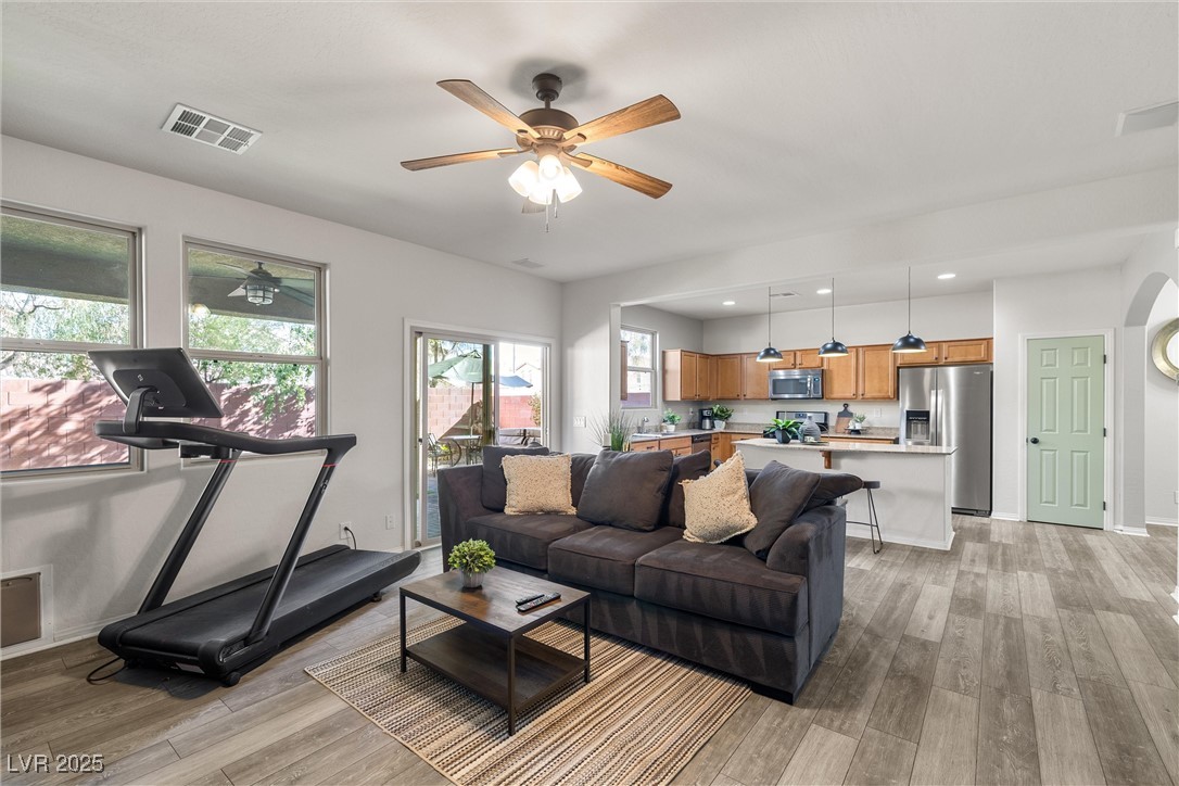 Las Vegas, Nevada 89148, United States, 3 Bedrooms Bedrooms, ,3 BathroomsBathrooms,Residential,Active,96577