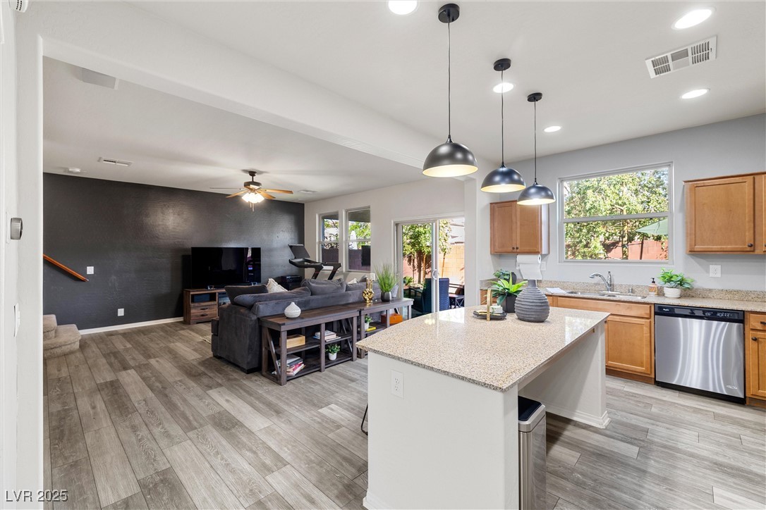 Las Vegas, Nevada 89148, United States, 3 Bedrooms Bedrooms, ,3 BathroomsBathrooms,Residential,Active,96577