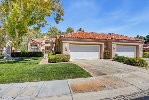 Townhouse For Rent - 8166 Round Hills Circle<br/> Clark County, Las Vegas, NV 89113